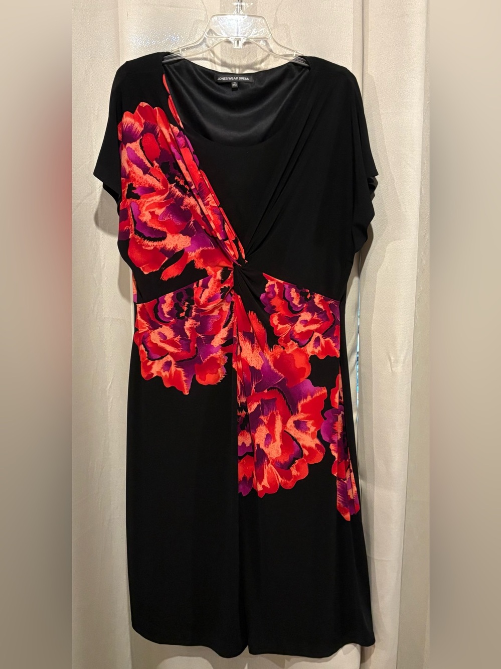 Jones Wear Dress Black Floral Twist-Front Dress